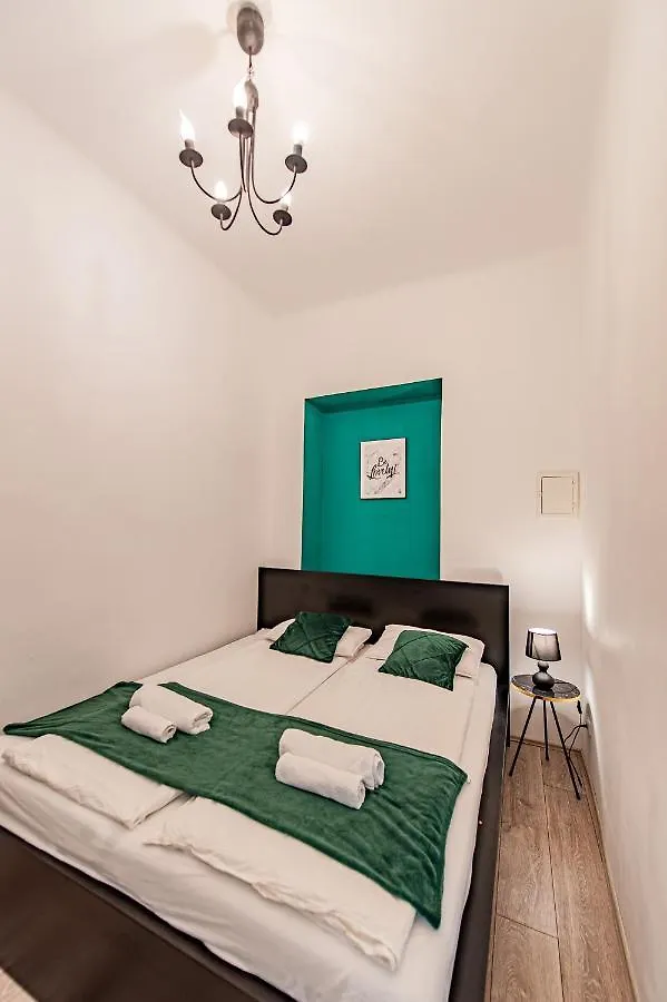My City Apartment- Vienna Artroom